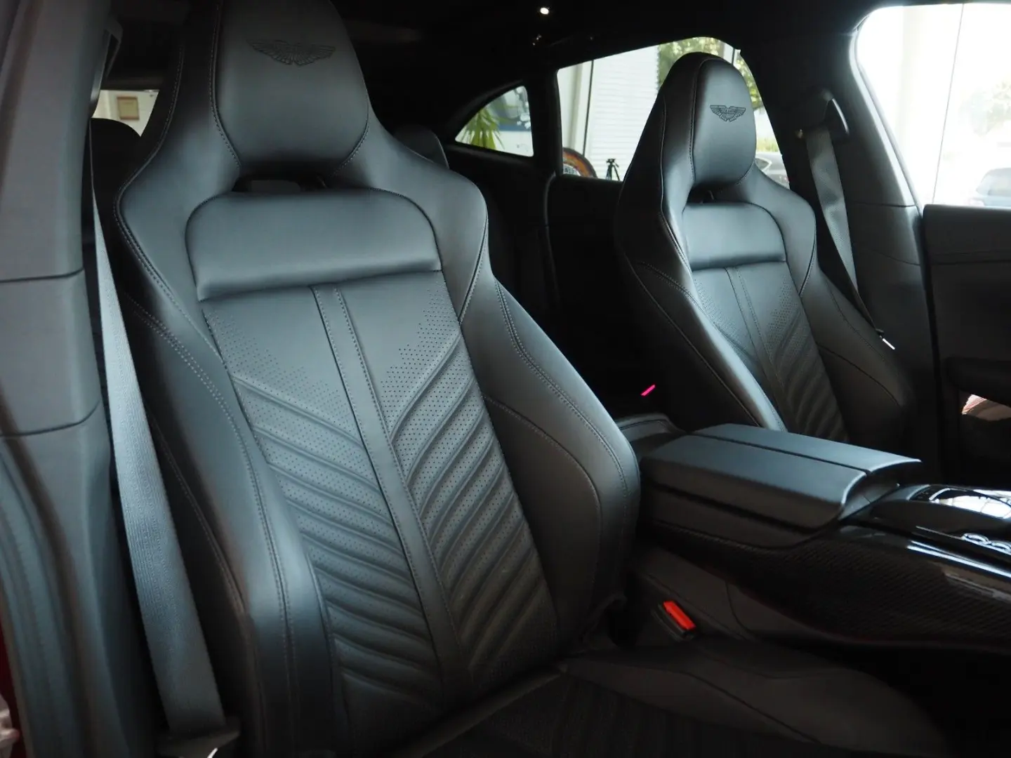 Aston Martin DBX707 4.0 V8  Q-Edition