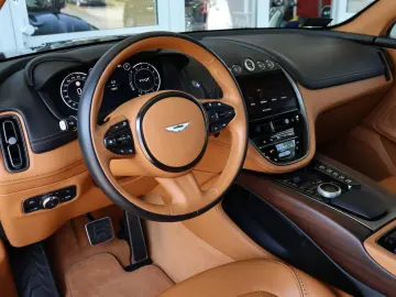 Aston Martin DBX