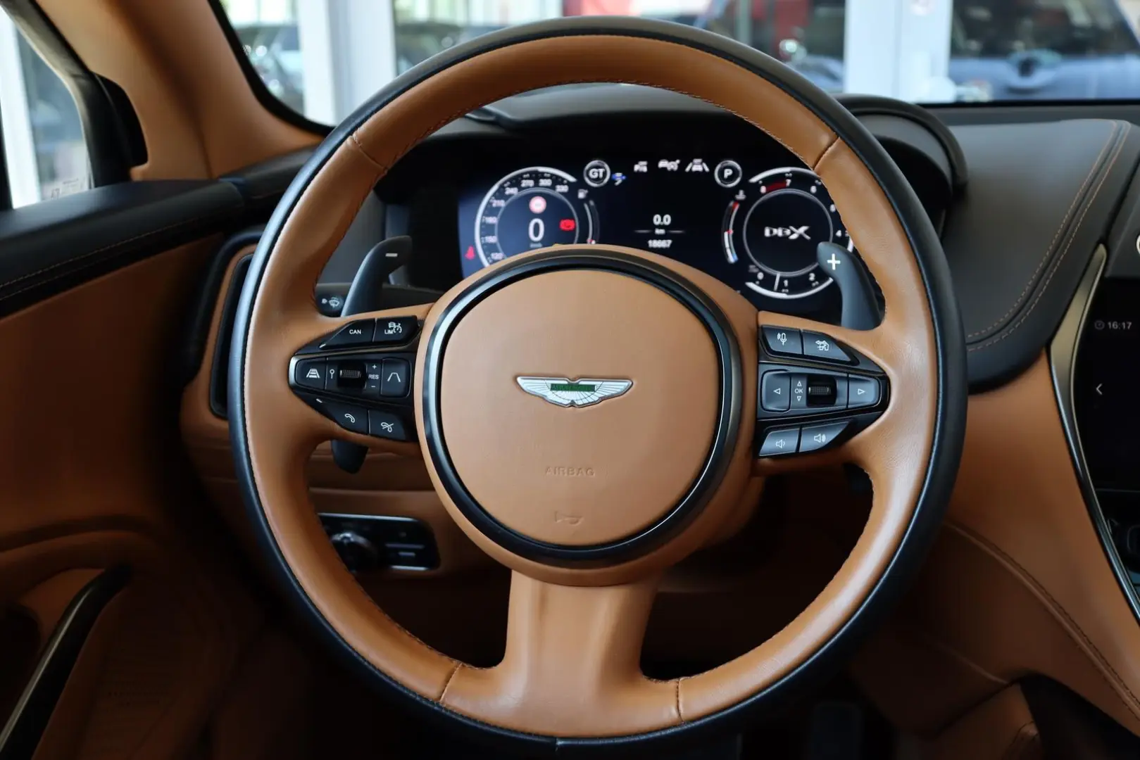 Aston Martin DBX