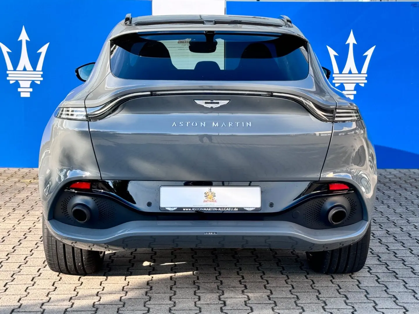Aston Martin DBX V8/