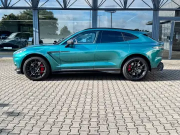Aston Martin DBX707/