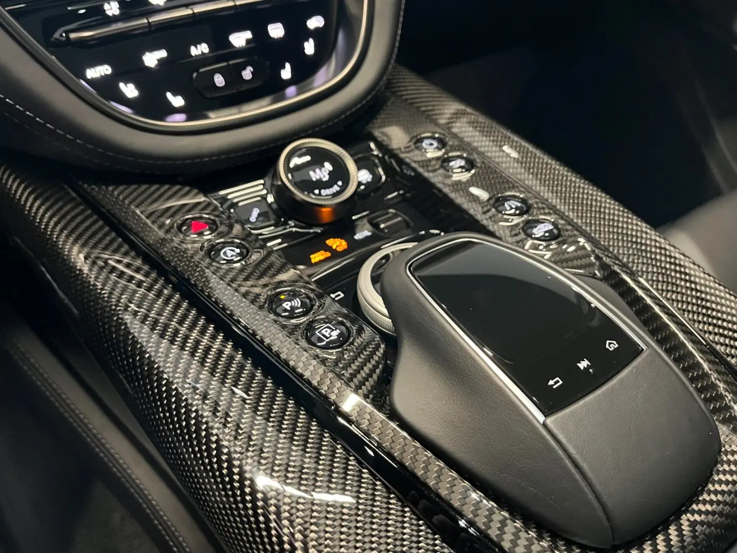 Aston Martin DBX 707 - Xenon Grey - 23 Zoll