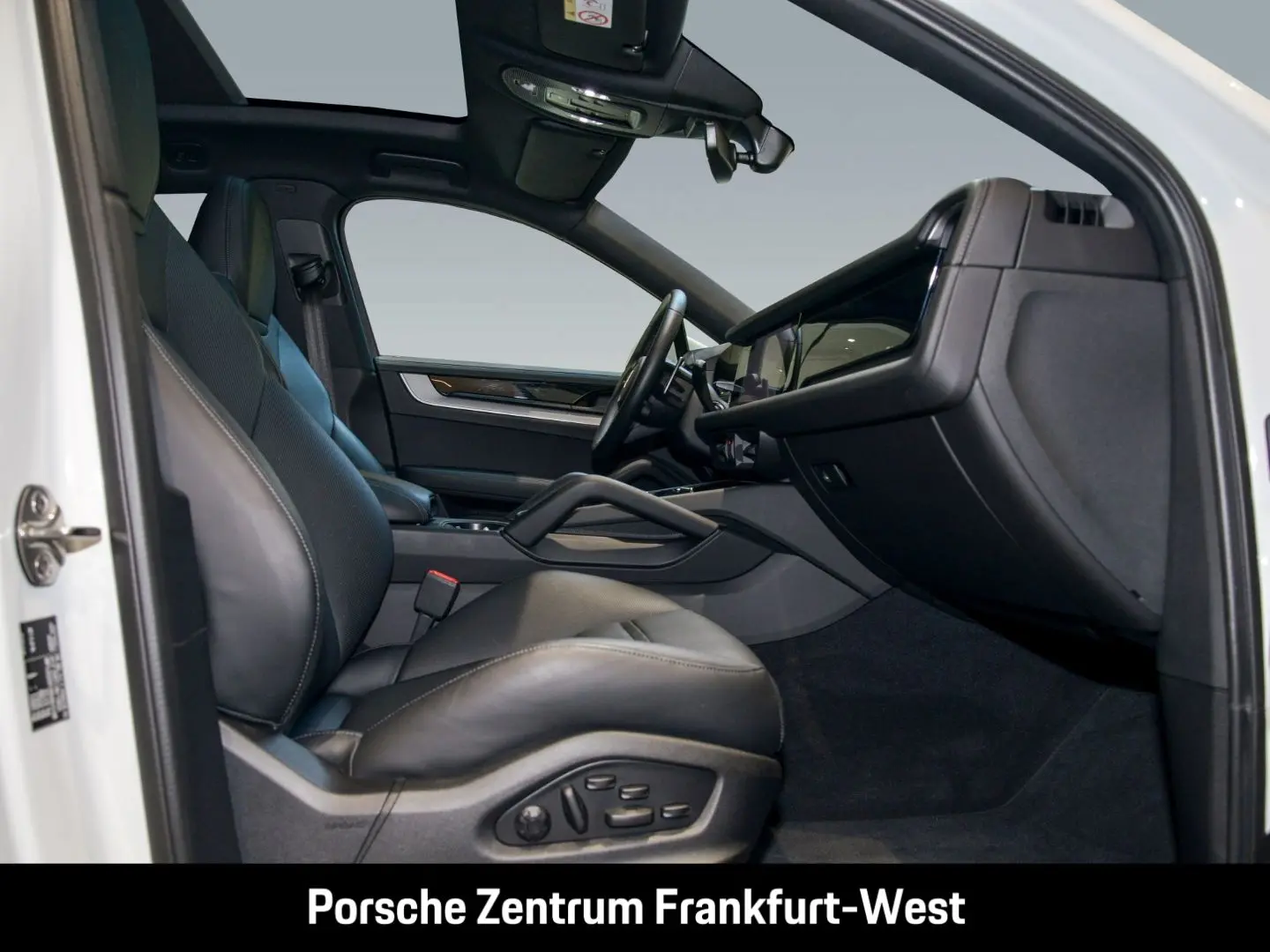 Porsche Cayenne E-Hybrid Coupe LED-Matrix InnoDrive