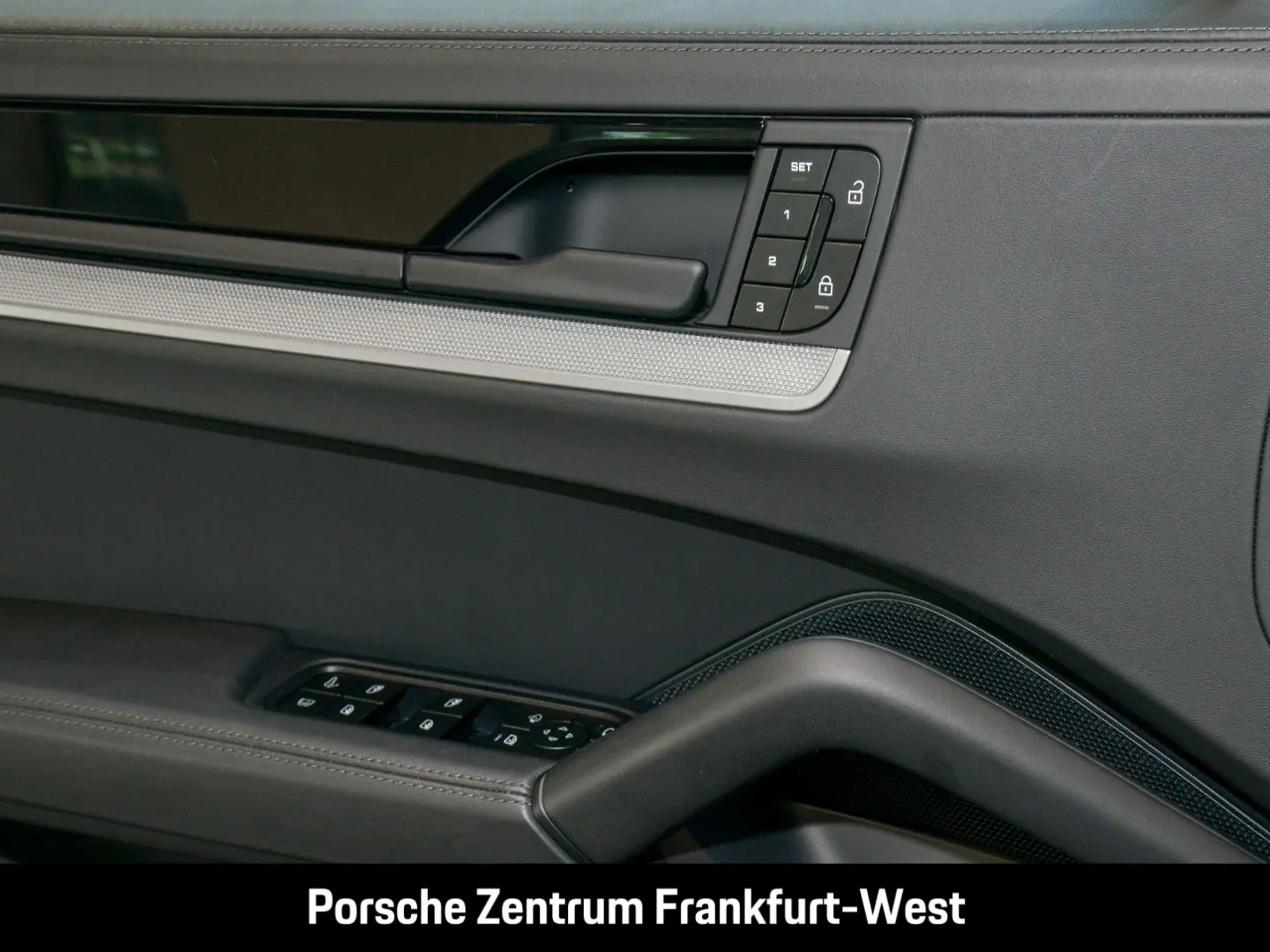 Porsche Cayenne E-Hybrid Coupe LED-Matrix InnoDrive