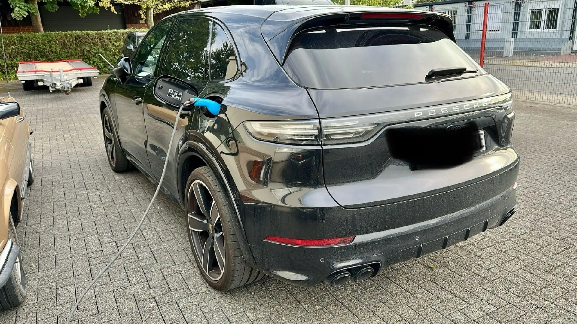 Porsche Cayenne E-Hybrid Sport Design + Chrono