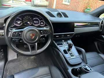 Porsche Cayenne E-Hybrid Sport Design + Chrono