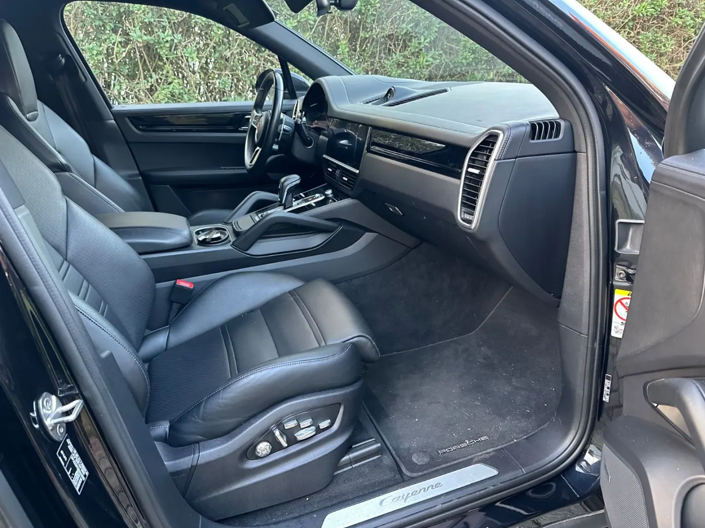 Porsche Cayenne E-Hybrid Sport Design + Chrono