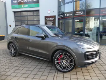 Porsche Cayenne GTS  PDLS  PANO 22ZOLL AIrSUSPENSION