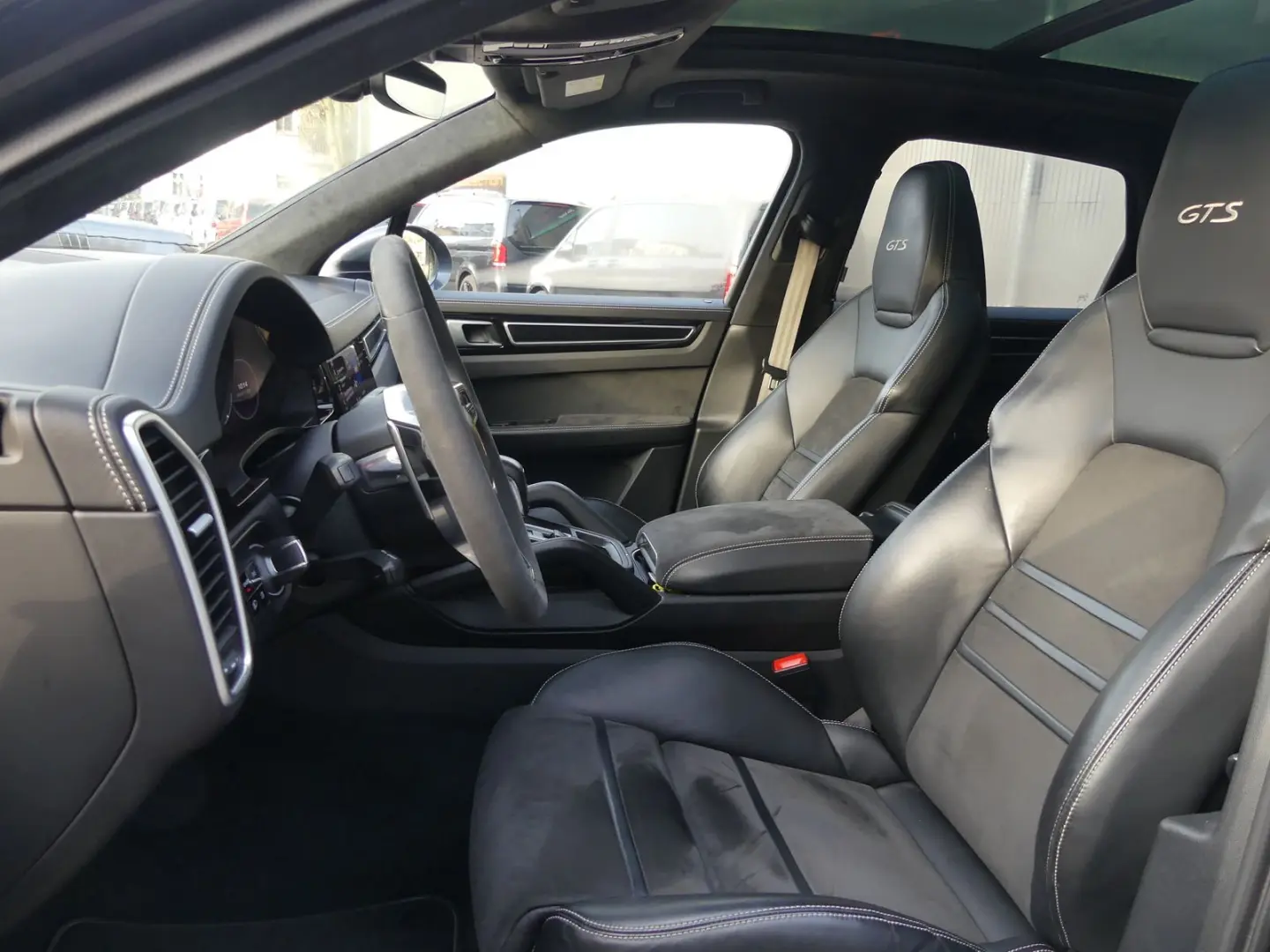 Porsche Cayenne GTS  PDLS+/PANO/22ZOLL/AIrSUSPENSION