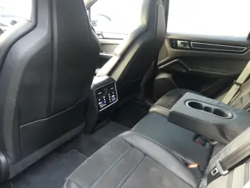 Porsche Cayenne GTS  PDLS+/PANO/22ZOLL/AIrSUSPENSION