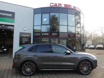 Porsche Cayenne GTS  PDLS+/PANO/22ZOLL/AIrSUSPENSION