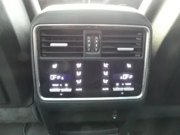 Porsche Cayenne GTS  PDLS+/PANO/22ZOLL/AIrSUSPENSION