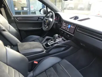 Porsche Cayenne GTS  PDLS+/PANO/22ZOLL/AIrSUSPENSION