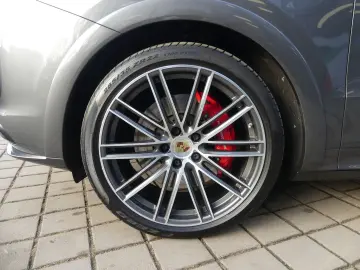 Porsche Cayenne GTS  PDLS+/PANO/22ZOLL/AIrSUSPENSION