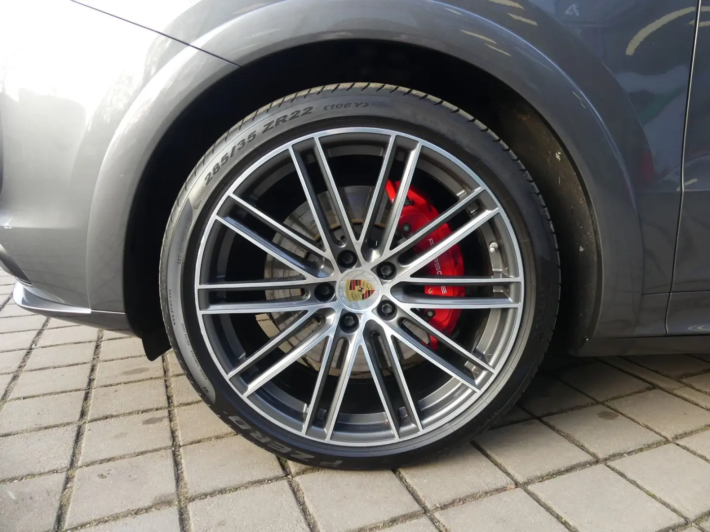 Porsche Cayenne GTS  PDLS+/PANO/22ZOLL/AIrSUSPENSION