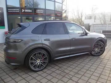 Porsche Cayenne GTS  PDLS+/PANO/22ZOLL/AIrSUSPENSION