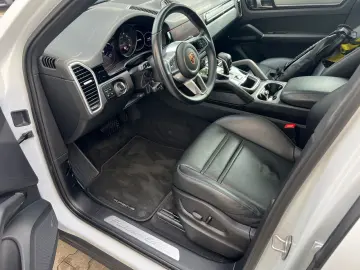 Porsche Cayenne Coupe Platinium Edition