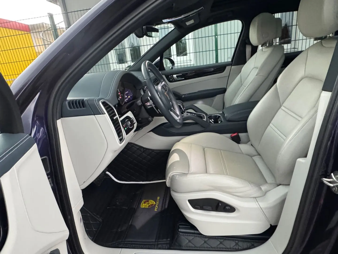 Porsche Platinum Edition/