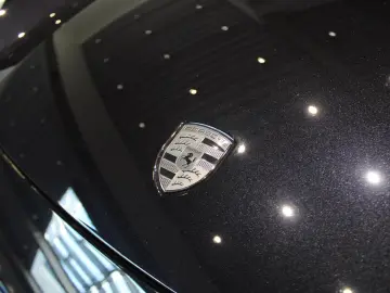 Porsche Macan Turbo Electric