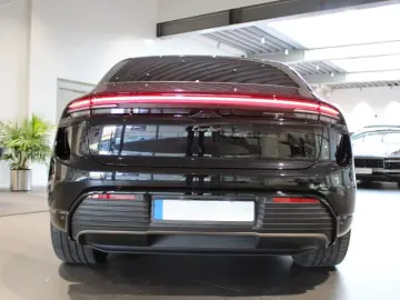 Porsche Macan Turbo Electric
