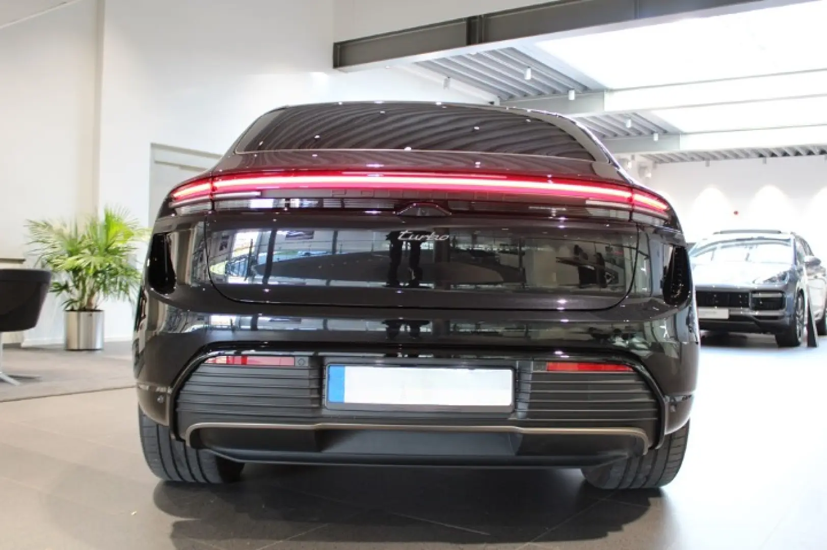 Porsche Macan Turbo Electric