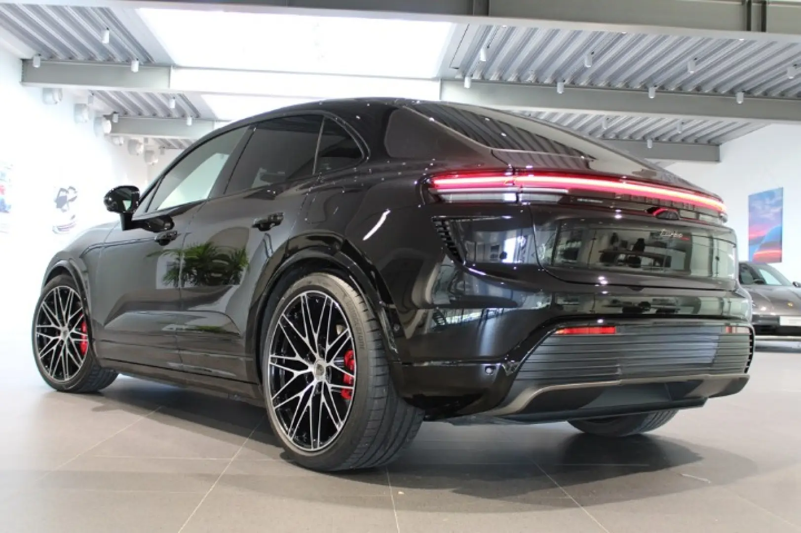 Porsche Macan Turbo Electric