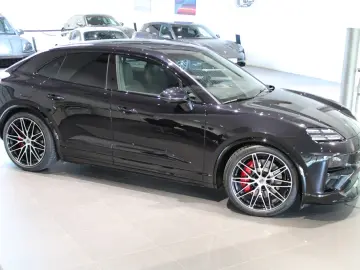 Porsche Macan Turbo Electric