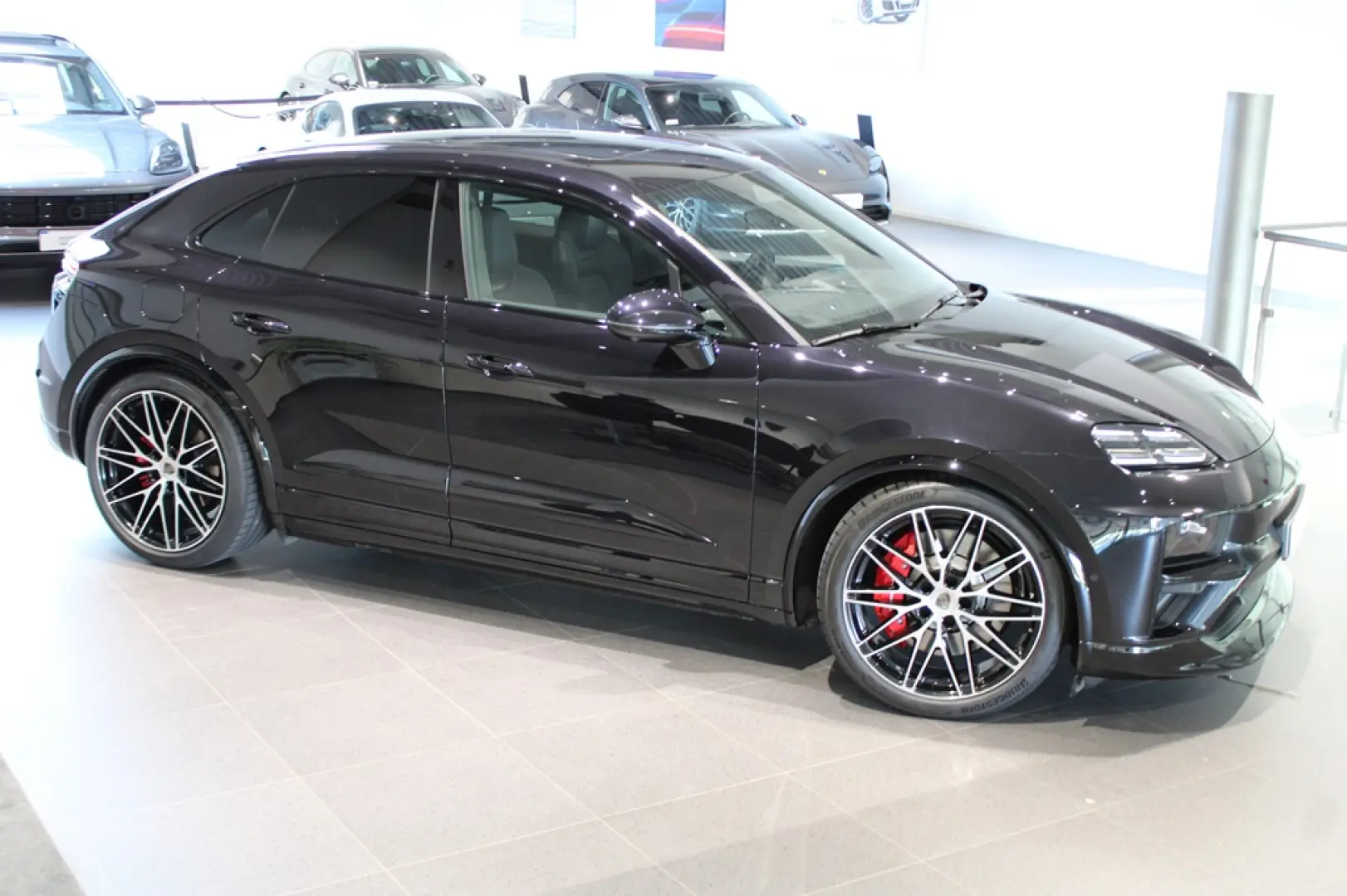 Porsche Macan Turbo Electric