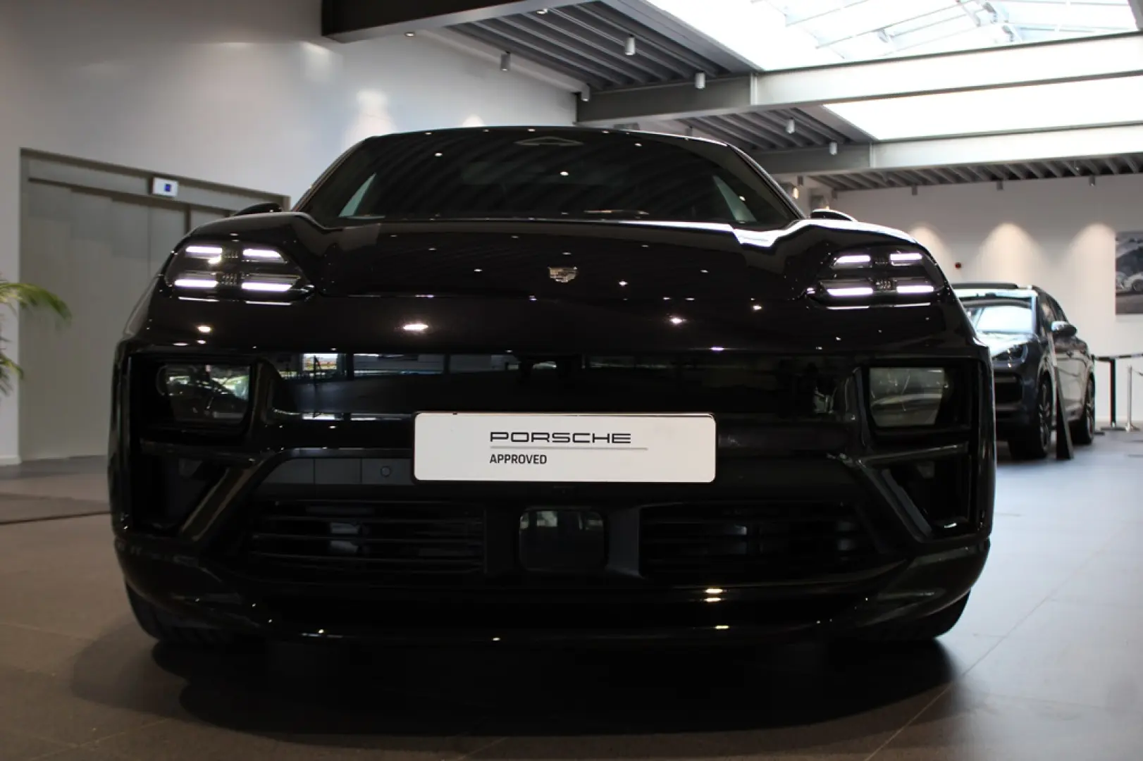 Porsche Macan Turbo Electric