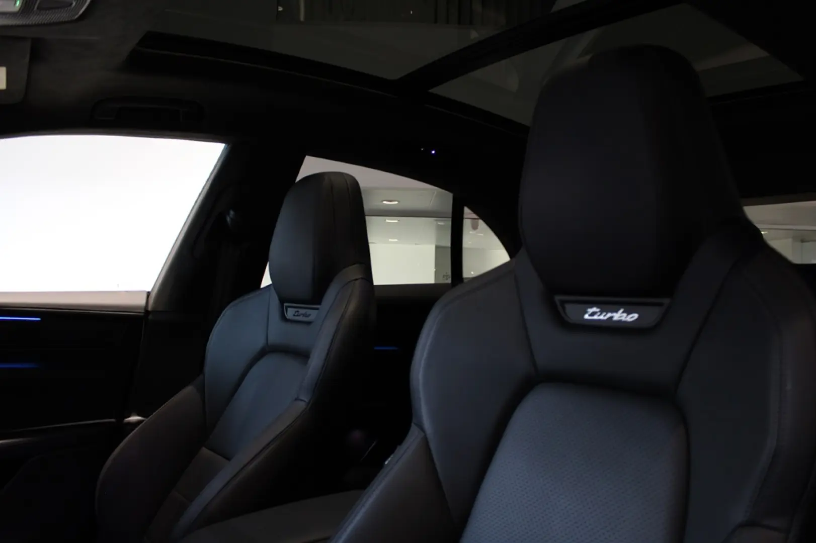 Porsche Macan Turbo Electric