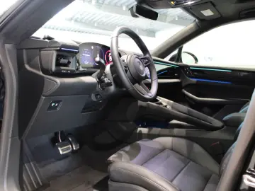 Porsche Macan Turbo Electric