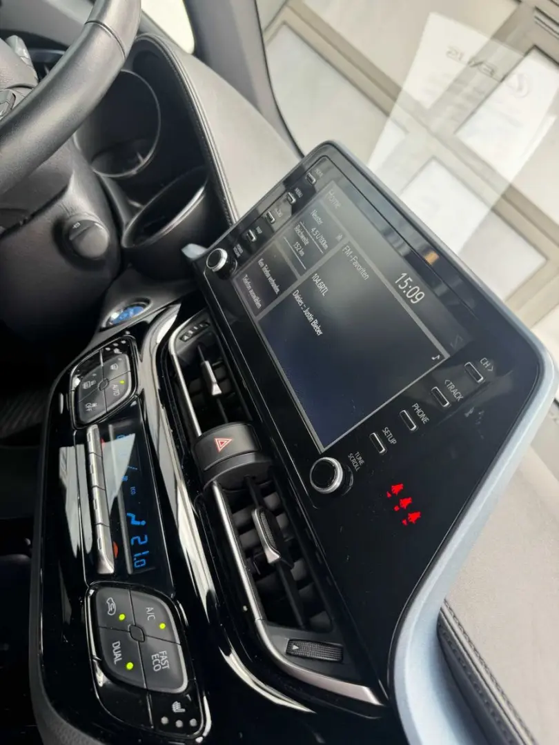 C-HR Hybrid Team D * All-Wetter-Reifen *