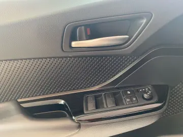 C-HR 2.0 Hybrid Team D *LED*ACC*CarPlay*CAM*SHZ*