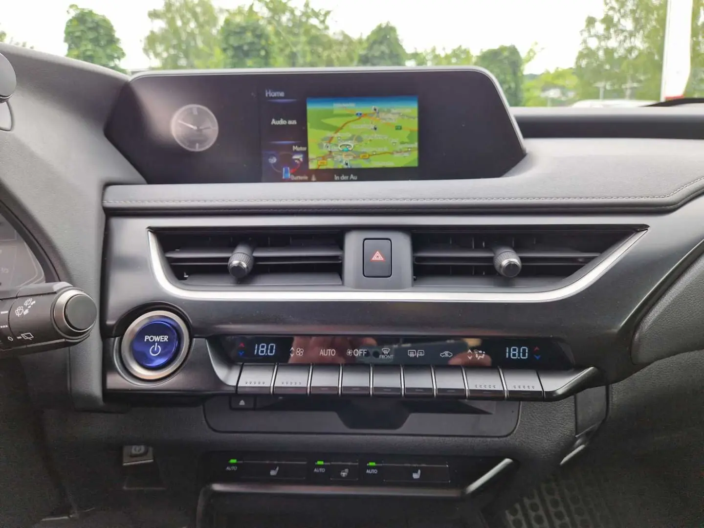 UX 250h Style Edition