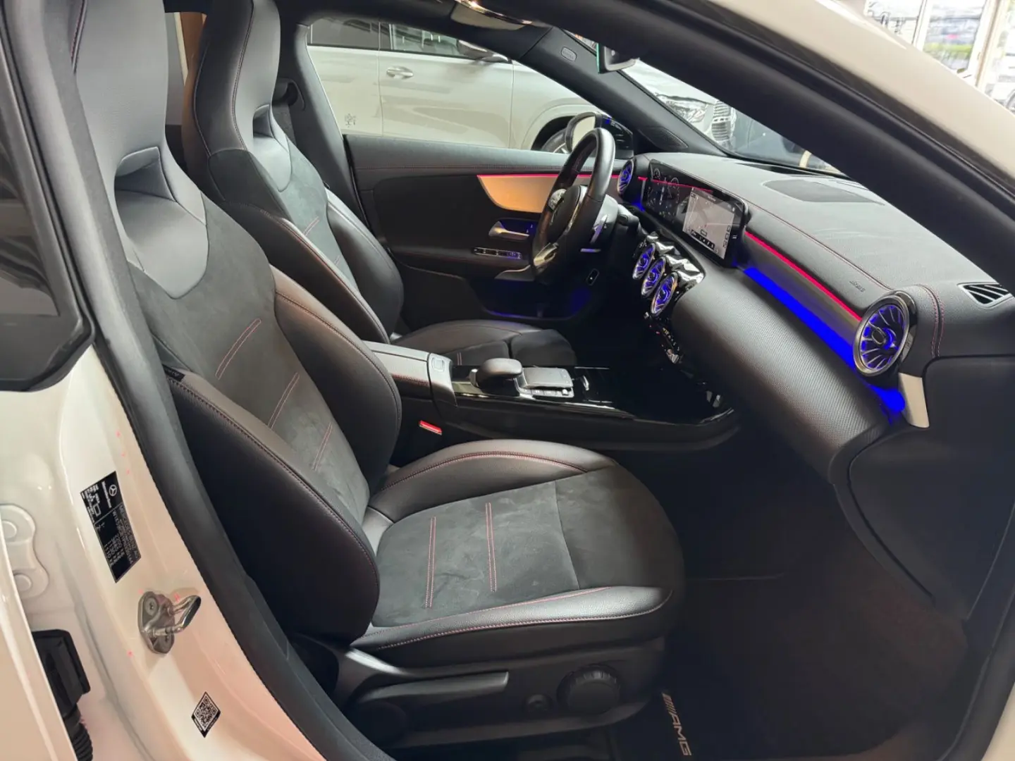 CLA 250e   AMG-Line   Pano   HuD   360