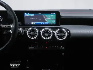 CLA 250 e AMG Night Pano MBUX Kamera LED Tot 19