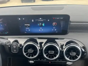 CLA 180 Progressive NAVI PANO RFK LENKRAD-HZG.