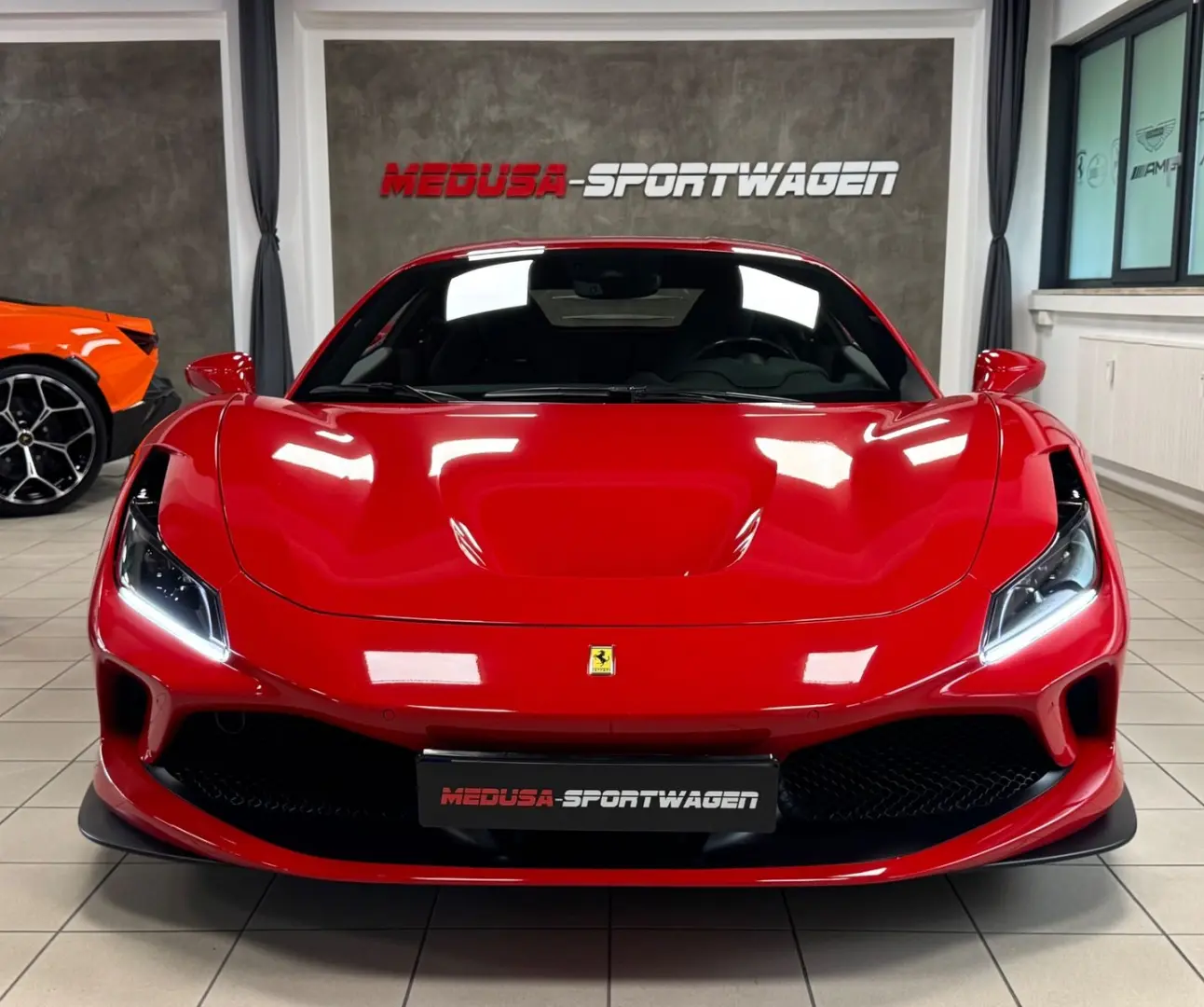 F8 TRIBUTO COUPÉ CARBONPACK