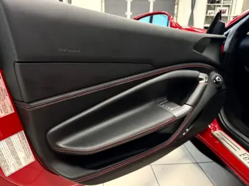 F8 TRIBUTO COUPÉ CARBONPACK