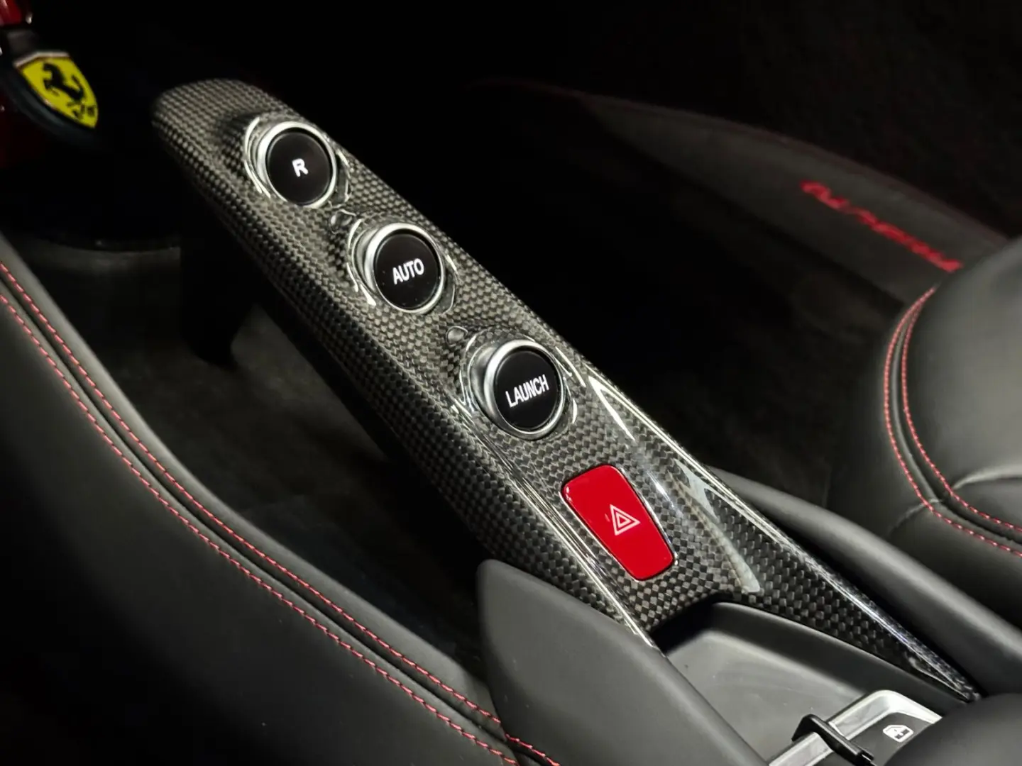 F8 TRIBUTO COUPÉ CARBONPACK