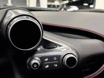 F8 TRIBUTO COUPÉ CARBONPACK