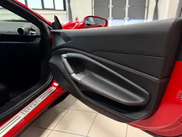 F8 TRIBUTO COUPÉ CARBONPACK