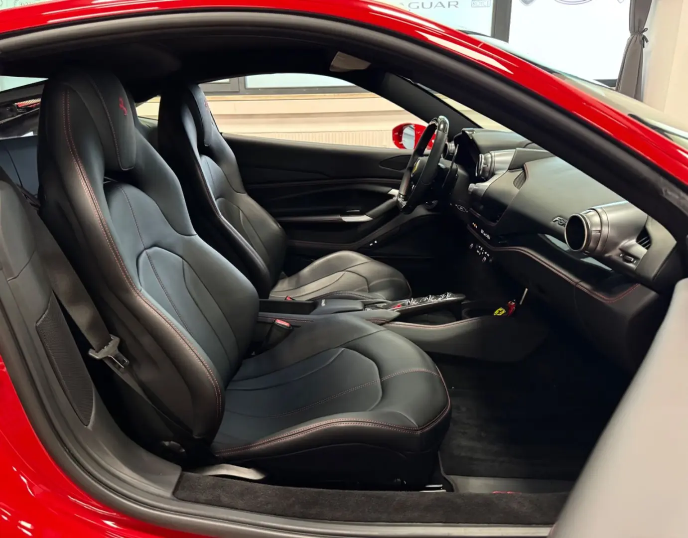 F8 TRIBUTO COUPÉ CARBONPACK