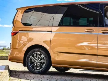MULTIVAN Style L 2.0 TDI 150 CP DSG