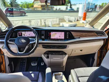 MULTIVAN Style L 2.0 TDI 150 CP DSG