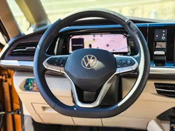 MULTIVAN Style L 2.0 TDI 150 CP DSG