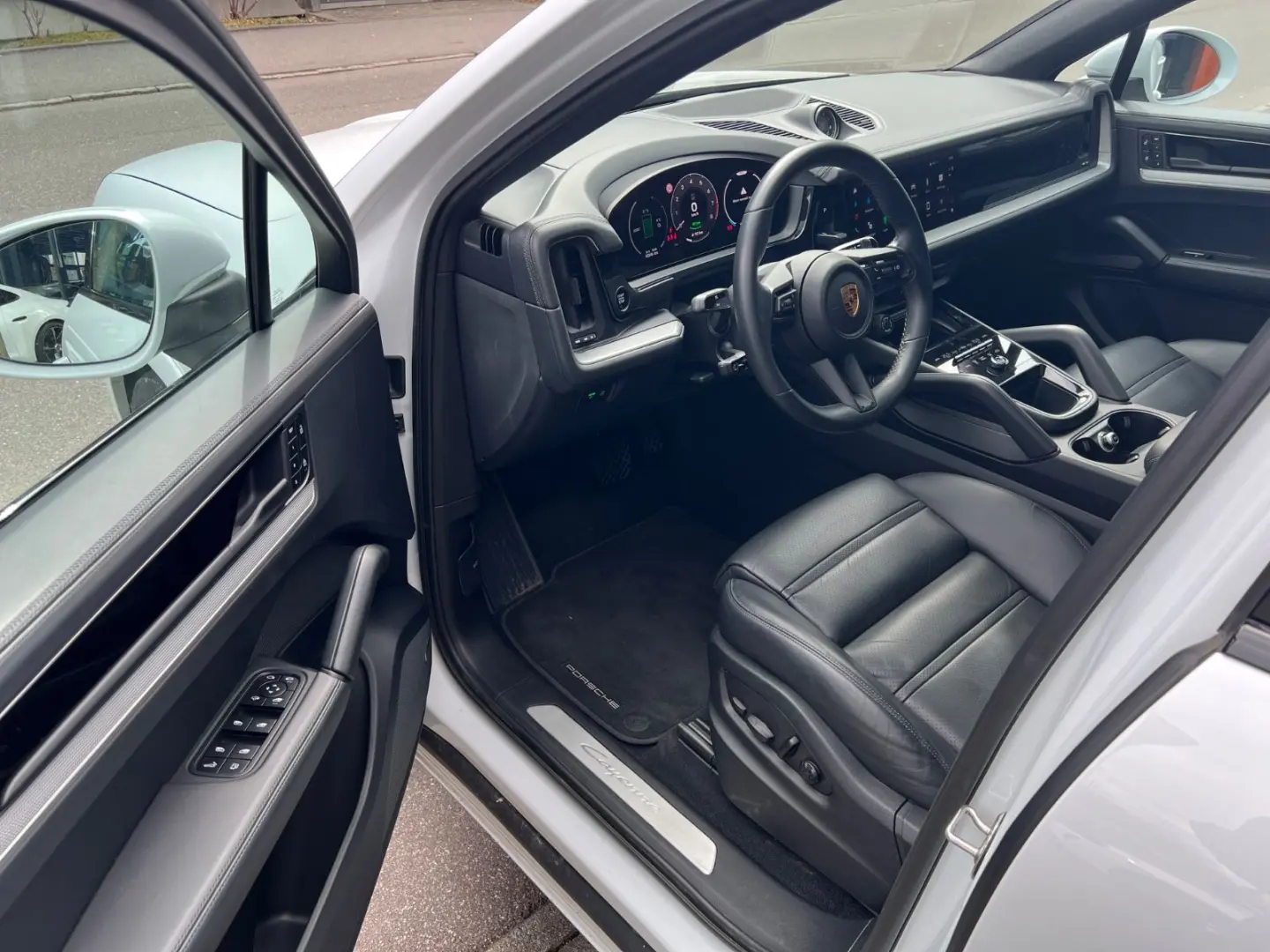 Cayenne Coupe E-Hyb #SPORT DESIGN! NP145.000€!