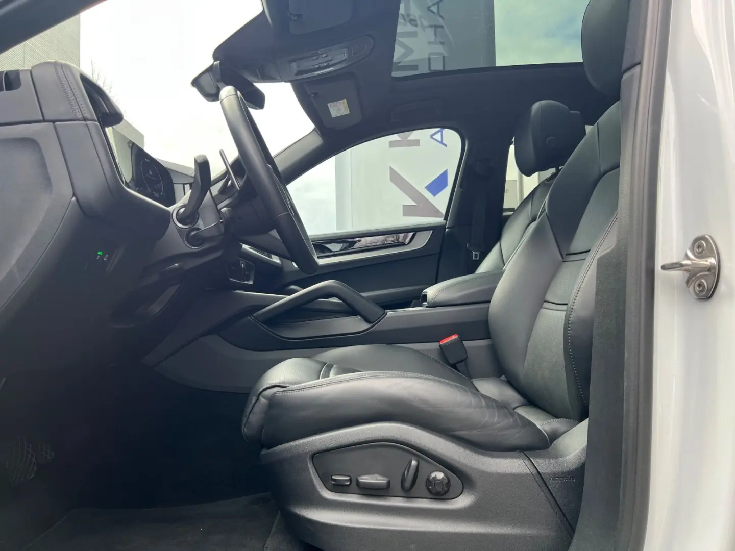 Cayenne Coupe E-Hyb #SPORT DESIGN! NP145.000€!