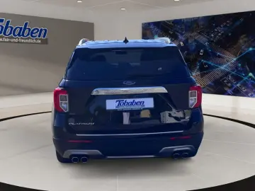Explorer Plug-in-Hybrid Platinum + Panorama + 7 
