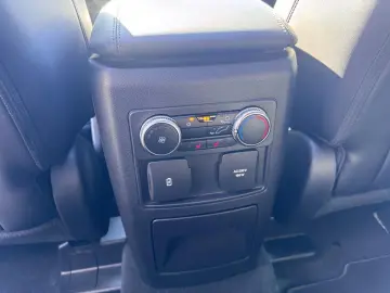 Explorer Plug-in-Hybrid Platinum + Panorama + 7 